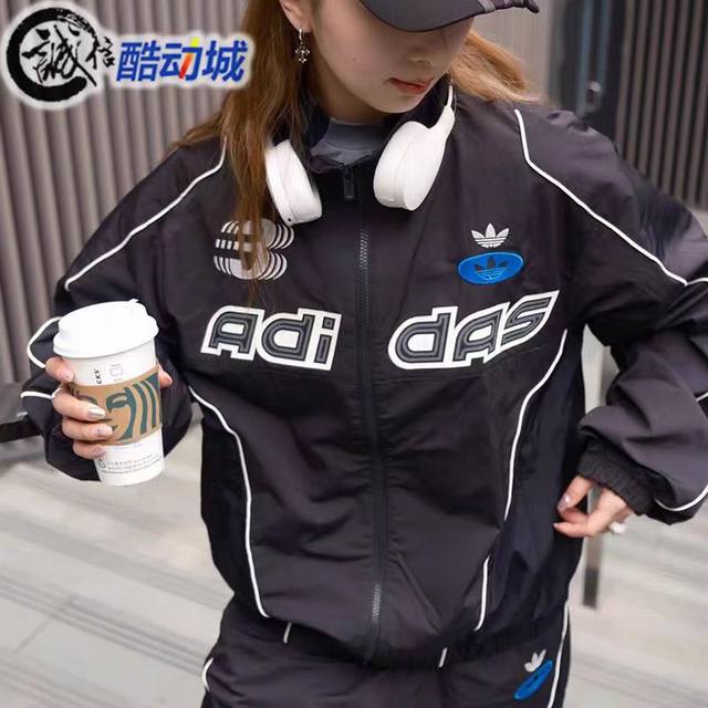 专柜质量 稳定货足 主推 品牌 : 三叶草 款号 : 66080夹薄 尺码 : S-2Xl 颜色 : 黑色 灰色 面料 : 塔丝隆 印花 即转即卖 做工精细无线