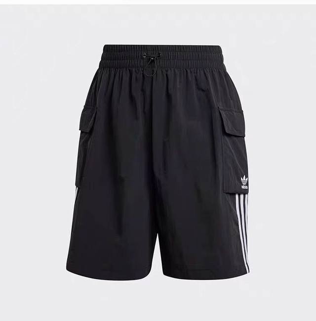 专柜质量 稳定货足 主推 品牌 : 三叶草 款号 : Gh1073短裤 尺码 : S-2Xl 颜色 : 黑色 粉色 绿色 面料 : 塔丝隆 绣标 即转即卖 做工