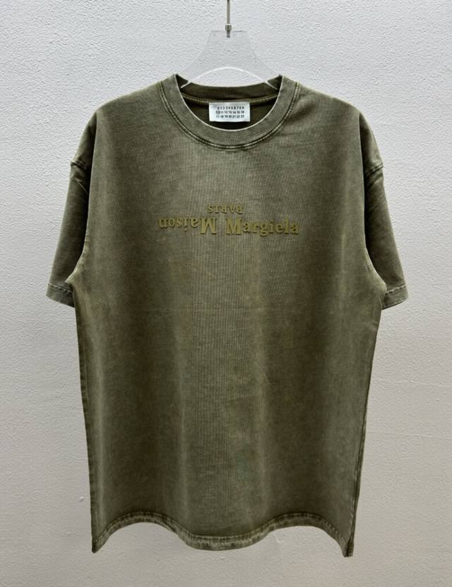 Madison Margiela马吉拉 新款圆领短袖T恤 倒字母立体硅胶工艺 面料定制定染 280克 100%纯棉 洗水渐变 炒雪花 经典圆领设计
