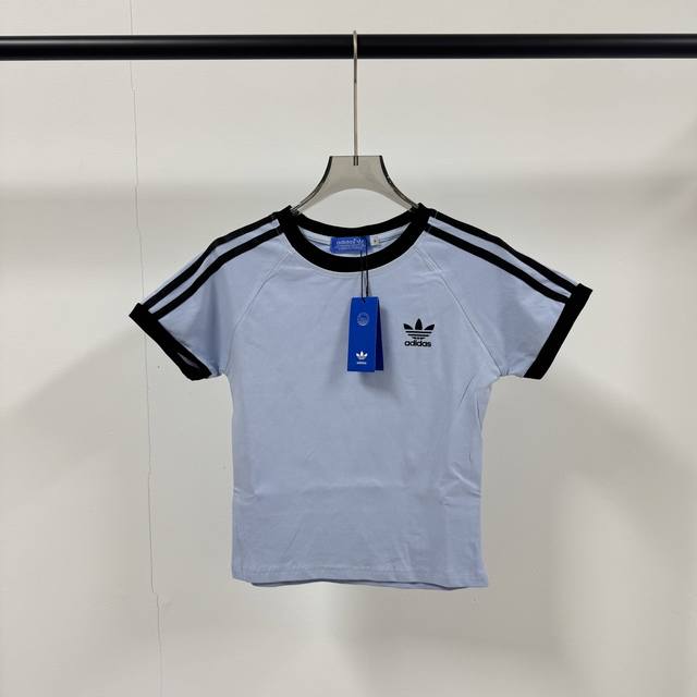 8615# 三叶草女款大爆款 adidas 阿迪达斯 三叶草 经典款 简约经典Logo 三道杠女款短袖T恤 本款为女款噢 胸弟们定 强力推荐 店主自留款 大货大