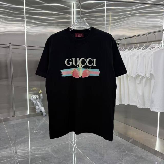 gu 2025春夏新款 圆领短袖T恤 个性印花 男女同款宽松版 S M L Xl Xxl 五个码 黑色 杏色 酒红色