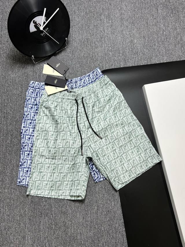 Fendi 2025夏款 原版面料 手感非常舒服 宽松版型男女都非常合适 尺码 Smlxl 吊牌 领标 水洗麦 三标齐全 颜色: 绿白 蓝白