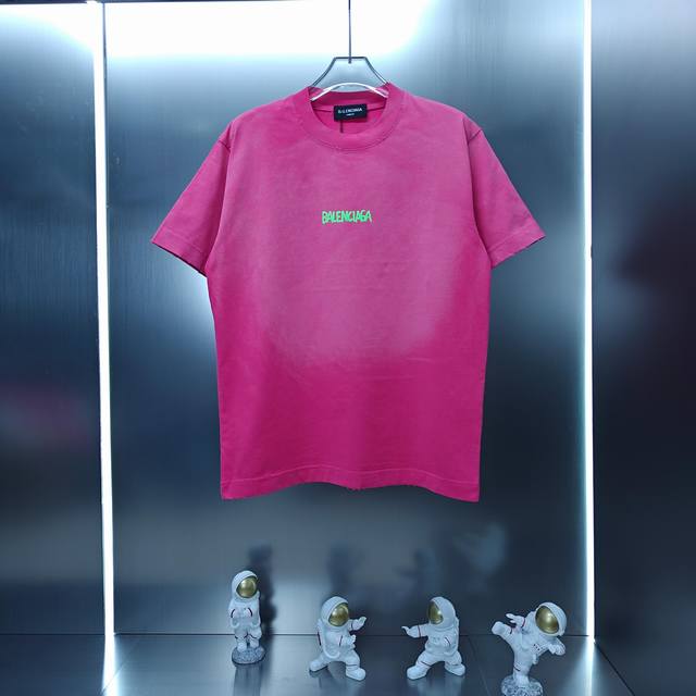 巴黎世家 Balenciaga 2025春夏新款男女同款短袖T恤 定制专属300克重双纱纯棉面料 定制原版洗水做旧磨破工艺 发泡印花工艺设计 颜色 黑色 灰色