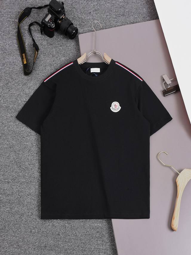 Moncler 甄选260克定制面料 顶级品质 精制经典章仔 肩彩虹织带点缀工艺 男女同款 尺码S M L Xl Xxl 五个码 颜色 黑色 白色