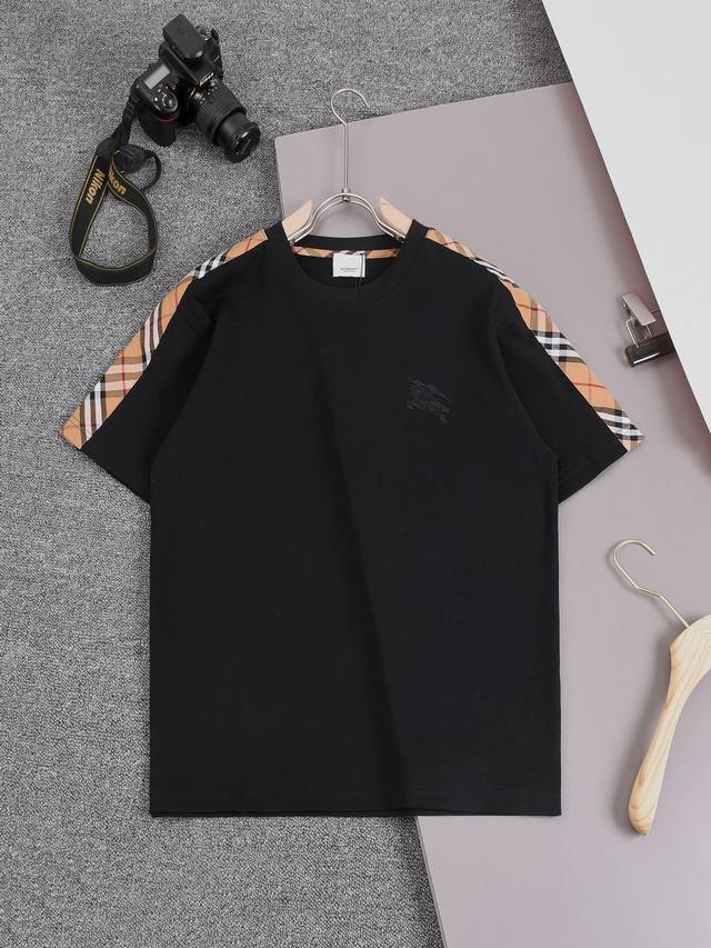 Burberry 甄选260克定制面料 顶级品质 精制绣花Logo 肩贴格子布点缀工艺 男女同款 尺码S M L Xl Xxl 五个码 颜色 黑色 白色