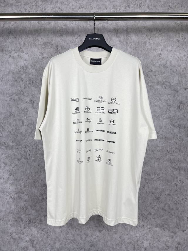 实拍图 顶级版本.官网品质 Balenci*Ga 巴黎Balenci*Ga# 春夏季新款 印满经典Logo集合短袖T恤. 春夏新品.砖柜同步 面料采用巴黎Zp定