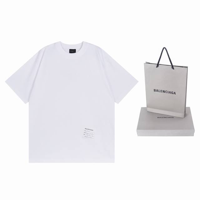 细节图 顶级版本.官网品质 Balenci*Ga 巴黎. 新款.下摆便利贴草签短袖T恤 便利贴按Y板品质定制 面料颜色独特按原品定制定染 巨别市场普通黑的面料