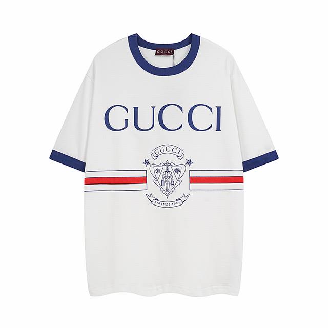 全年有货不下架 gucci 古驰 25Ss早春1921行李员徽章印花新款Logo圆领短袖 25年新款爆款260克重 定织纯棉面料 舒适透气不易变形 三标齐全 宽