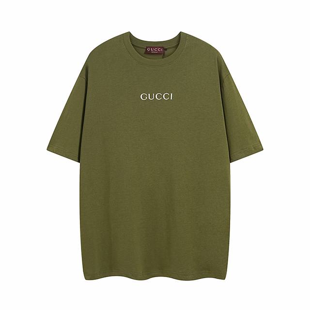 全年有货不下架 #Gucci古驰#2025早春系列 简约印花图案 官方原版,定制32支双纱纯棉面料 克重260G 手感松软细腻又比一般棉布料扎实 舒适透气不易变