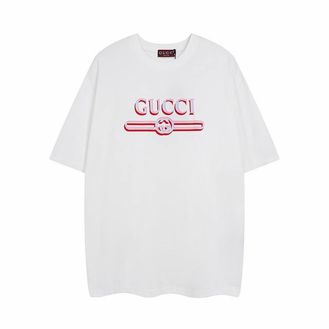 全年有货不下架 gucci古奇 春夏腰带经典印花圆领短袖T恤采用280克双纱精棉 三色重叠呈现幻影效果 衣服偏厚使整体高透气和柔软性 高版本 三标齐全 男女同款