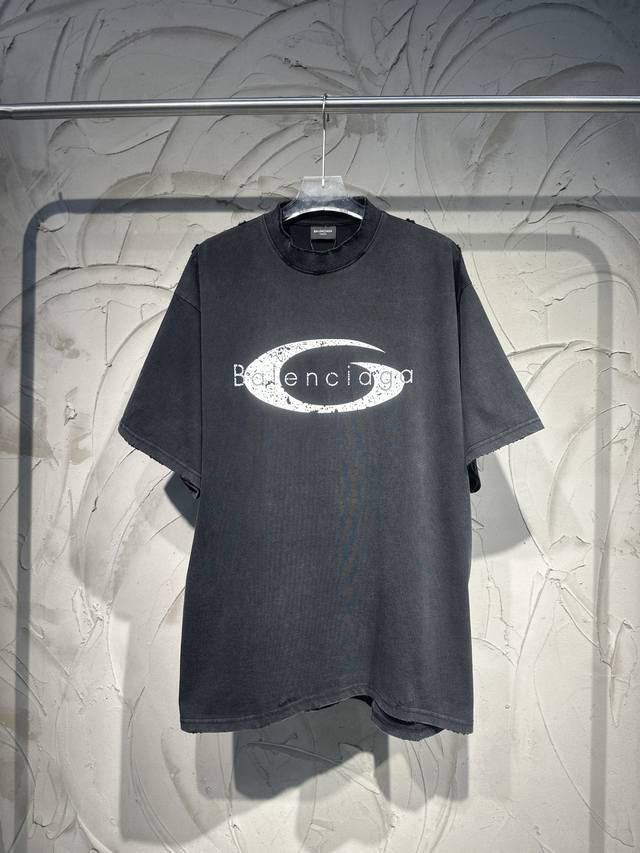 balenciaga新款巴黎世家Blcg巴黎世家 25Ss新款圆环Loop Sports Icon印花洗水磨破短袖 平纹针织面料 圆领短袖 不对称底部 正面饰以