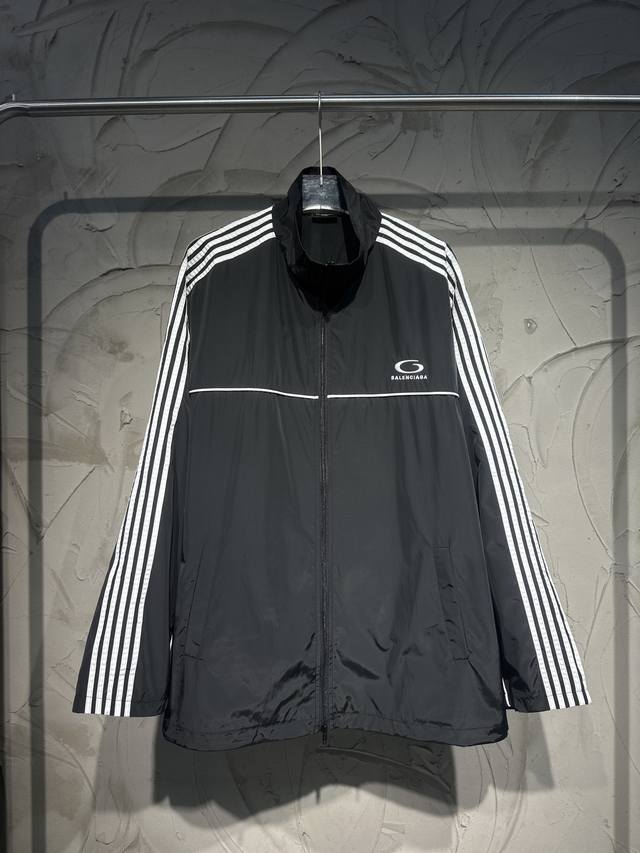 balenciaga巴黎世家Blcg巴黎2025 秋冬新款五条杠拉条Loop Sports Icon刺绣运动套装 夹克 运动裤 青春活力巴粉们 巴黎世家2025