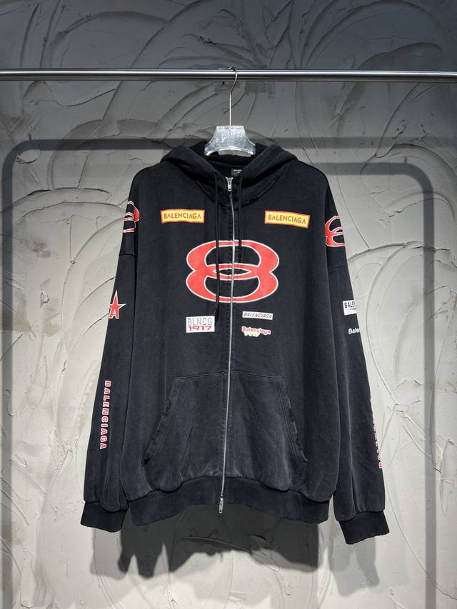 balenciaga新款巴黎世家Blcg 2025Ss 印花字母双环早春新款经典双环印花磨洗水运动套装 连帽外套 短裤 重工Logo集合印花 纯手工定位磨破 电