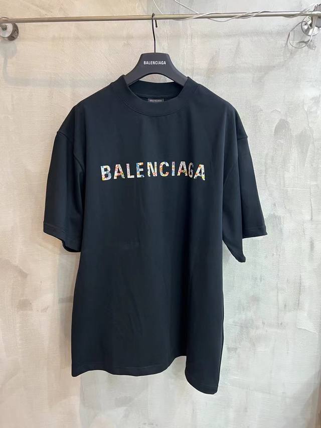 1238# balenciaga新款巴黎世家太阳花印花短袖T恤.300克双纱面料.350克双纱十字罗纹领.男女同款.宽松版本 颜色 黑色.白色 码数 1.2.3