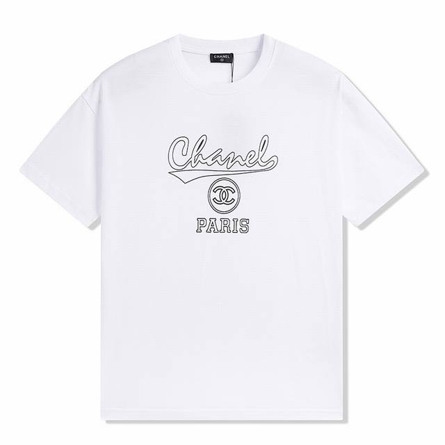 Chane1小香Fw系列Logo字母印花T恤 整体加厚纯棉面料 布面香奈儿立体Logo字母印花图案 廓形设计风格 Chanel黑白撞色简单又不失优雅 所有内里包