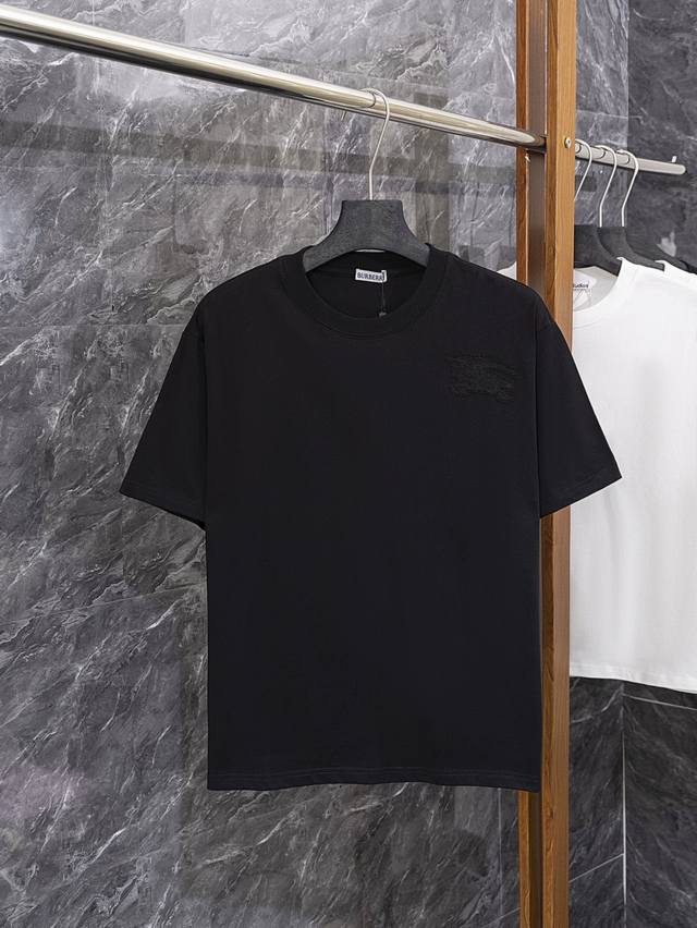 款号J06 25Ssburberry 巴宝莉战马贴布绣 原版1:1 logo标识精致升级 灵感源自八十年代复古 原版面料 官方同款 短袖T恤 定制280克32支