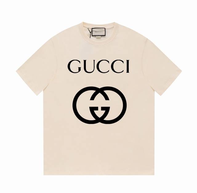 gucci古驰经典系列 古驰饰互扣式双G廓形短袖T恤 -采用双纱纯棉250G 面料颜色定制定染 不缩水不退色 手感舒服 质感超强全套原版辅料 芯片细节到位 潮男