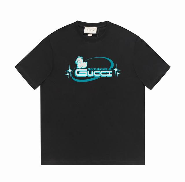 gucci古驰24Ss夏季系列 G家卡通猫咪&几何品牌标识文字Logo -采用双纱纯棉250G 面料颜色定制定染 不缩水不退色 手感舒服 质感超强全套辅料.潮男