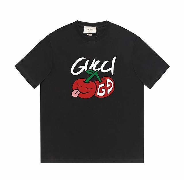 gucci古驰24Ss夏季系列 G家趣味樱桃标识字母印花T恤 -采用双纱纯棉250G 面料颜色定制定染 不缩水不退色 手感舒服 质感超强全套辅料.潮男潮女必备经