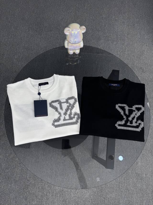 顶级版本 区别通货 25Ss 路易威登针织短袖 春夏最新款Logo标志年年被追捧的经典时尚装饰已经风靡全球 春夏最新砖柜同步 时尚又个性 超级百搭好看款 男女都