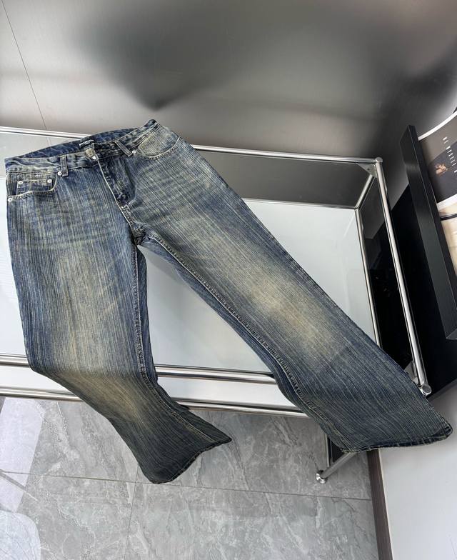 款号 D69 顶级版本牛货 balenciaga 巴黎世家Bootcut水洗褪色做旧竹节纹微喇牛仔裤 微喇叭版型3D立裁 时髦精必入 定制纯棉竹节条牛仔面料 质