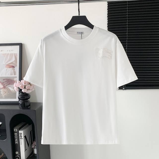 款号 W615 burberry巴宝莉 Logo字母烧花短袖 logo标识精致 原版面料 官方同款 短袖T恤 定制280克同缸染纯棉双纱面料 手感非常舒服 春夏