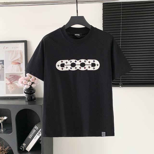 款号 W608 goodbrand Logo硅胶字母烫钻短袖 logo标识精致 原版面料 官方同款 短袖T恤 定制280克同缸染纯棉双纱面料 手感非常舒服 春夏