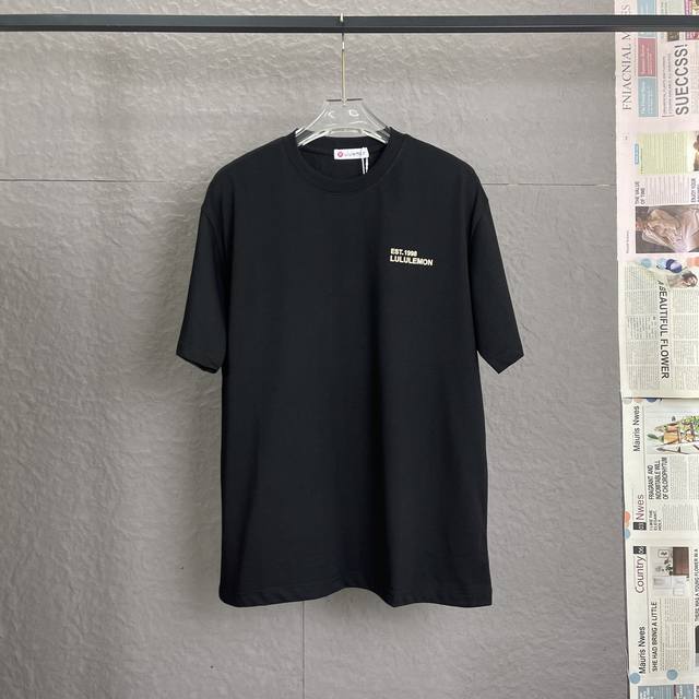 B36 2025Ss字母标识限定植绒立体短袖男女款 顶级版本 植绒 植绒 不是印花 lulu露露今年太好看 难以形容对它的喜爱 既有高级感又兼顾舒适度 按头安利