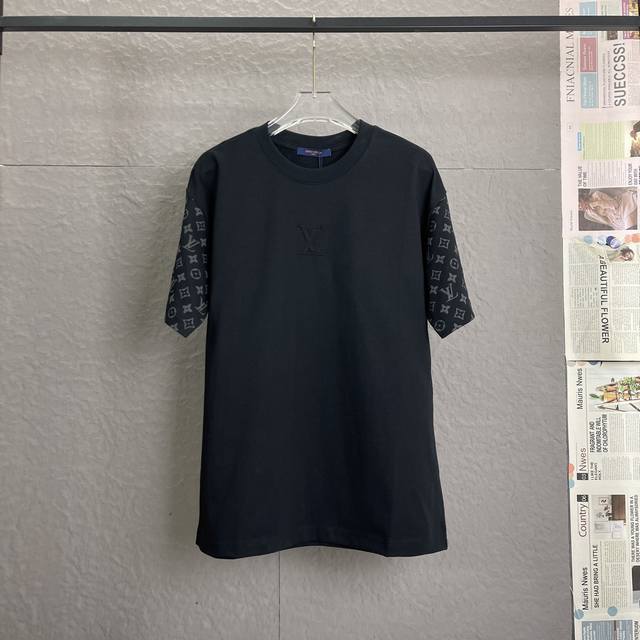 A70 louis Vuitton路易威登Lv 采用300足克面料 两边袖子植绒发泡工艺 胸口发泡刺绣 宽松版型 男女同款短袖 独家专供新款原单休闲短袖 高端定