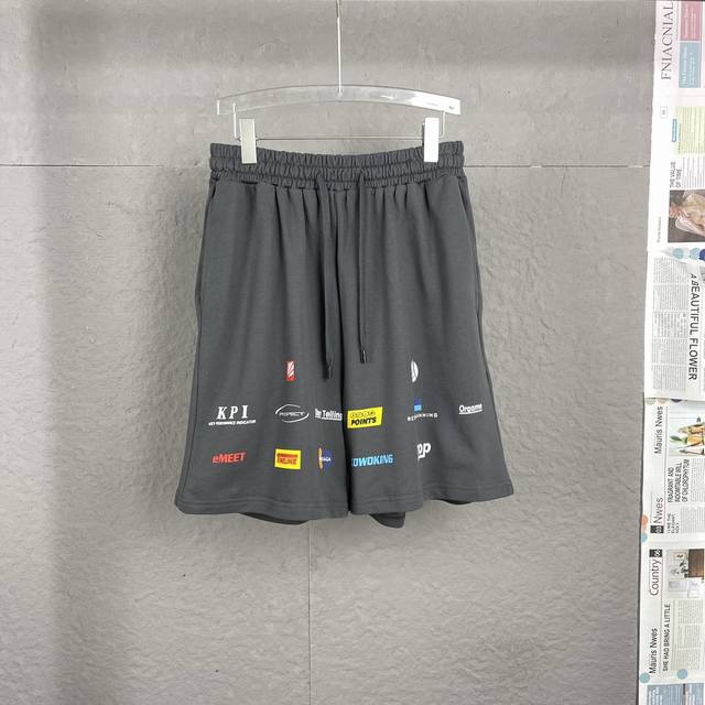 款号 A41 balenciaga 巴黎世家24新款 多Logo短裤 Logo定制进口硅油刷印水洗不开裂不易脱落 原版纯棉定制面料 与原版无任何色差宽松版型 上