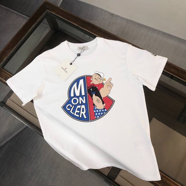 moncler 蒙口 最新款情侣款短袖T恤 顶级印花Logo设计 面料上身舒适透气 不僵硬 修身的剪裁 采用高定定制纯棉面料 上身舒适有型 内搭单穿都完全没问题