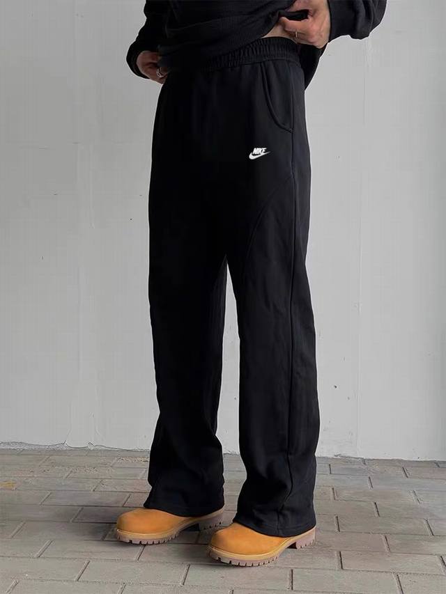 款号 Wk101 春秋季25新款海外版最新款耐克印花Logo男女同款280克卫裤休闲裤阔腿裤长裤子 小红书推荐必入款Ins快手抖音网红款 弹力腰围加抽绳设计 可