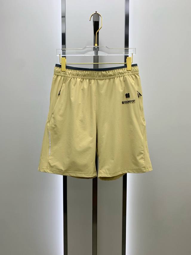 可隆Kolon Sport 高品质户外科技面料 口袋车边反光条 运动休闲五分裤工装五分短裤休闲通勤机能松紧腰短裤 码数:S-Xxl 颜色 黄色 黑色 灰色