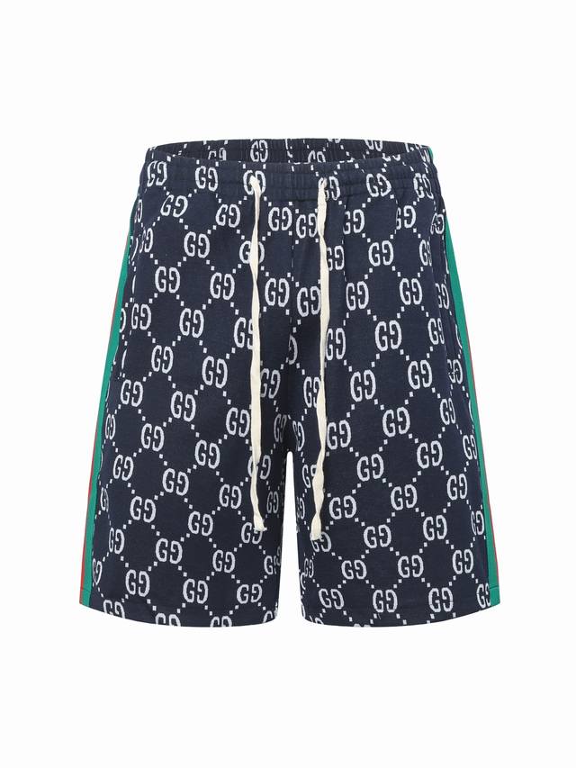 gucci古驰 经典满印提花短裤 原版定制纯棉提花面料口袋手工定位栽片所有字母是横竖都对齐 套装拉链头是重工特定拉丝电镀Logo 成本特贵 裤头内里全部包边车位