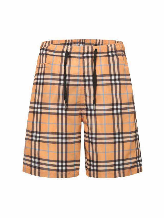 burberry 巴宝莉 条纹格子沙滩短裤 夏季渠道限定沙滩短裤 定制条纹面料作为整条裤子的点睛之笔 更具个性高级 宽松的阔腿裤版型 上身秒变大长腿 手感柔软细