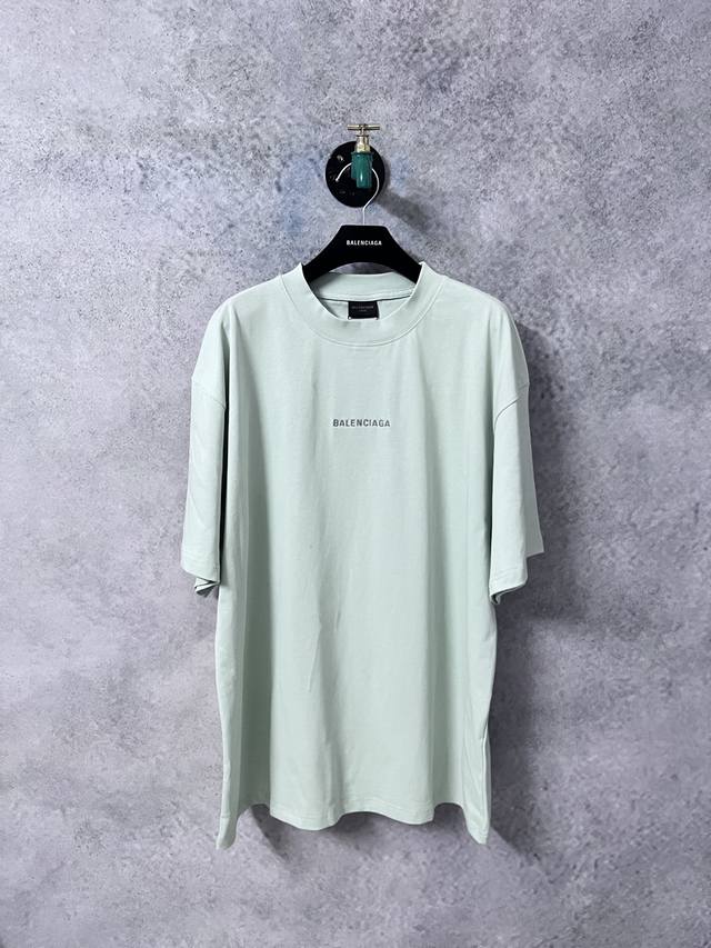 balenciaga 巴黎世家 经典字母Logo刺绣短袖T恤 面料采用巴黎Zp定制定染 百分百纯棉双股面 320G成衣洗水前幅高清扫描图案完美还原 成衣后炒色洗