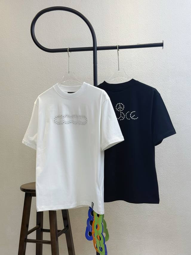 款号X185 good Rand重工字母铆钉烫钻点缀圆领短袖 官网买的样衣回来打的板 原色原版1:1 市场发这么低不发这个价格p没办法 情侣同款 全套包装 三标