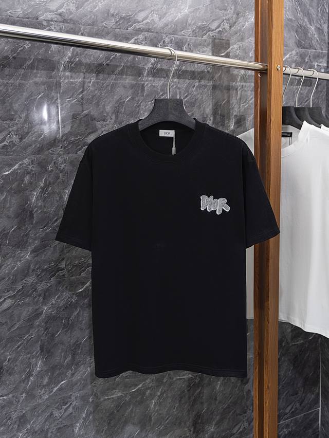 款号J19 迪奥Dior 万针精密毛巾绣字母Logo短袖T恤 正儿八经270克纯棉双砂面料 所有面料均已提前做过缩水 品质第一 所见即所得 不会洗一次版型就有所