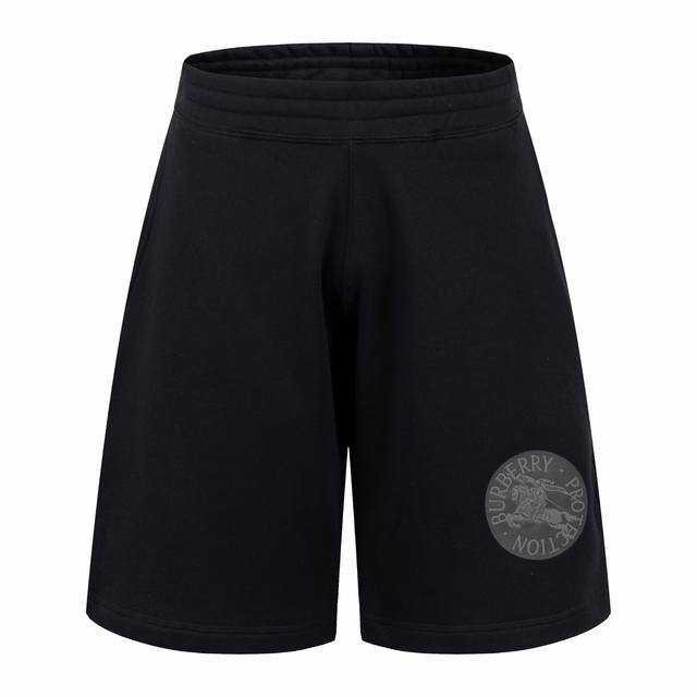 独家供应 bbr 骑士徽章印花短裤 面料采用10S单纱+16S 470G双股面料 短裤选用轻盈翻面绒棉质面料打造 呈现休闲版型 裤腿印花灵感来自 20 世纪上半