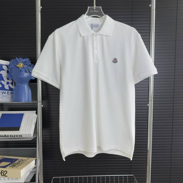 370 当天到货 现货现配 Moncler 蒙口 2025新款 轻奢主义 定制小标字母Logo 休闲polo衫短袖 原版面料 高版本 高品质 对色定染面料 圆领