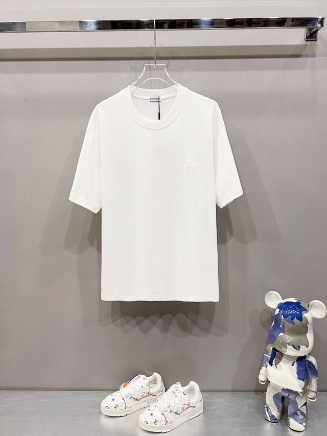 burberry 巴宝莉 320克圆领短袖T恤 前后幅发泡字母战马Logo印花工艺标识 官方同步 1:1原版开模 时尚个性 百搭潮流 纯原品质 原版洗水面料 吊
