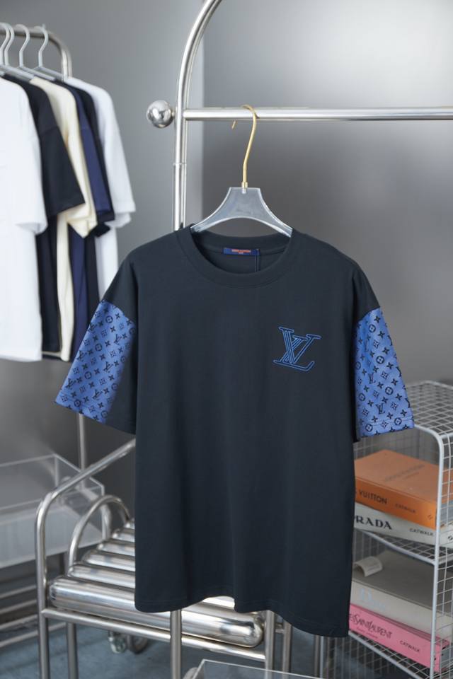 路易 Lv 25Ss早春新款短袖 撞色Lv刺绣短袖 轻奢主义 男女日常通勤穿搭必备单品 正确版本 欢迎对比 详细特征 320克 %纯棉双纱汗布面料 胸口多针挨针