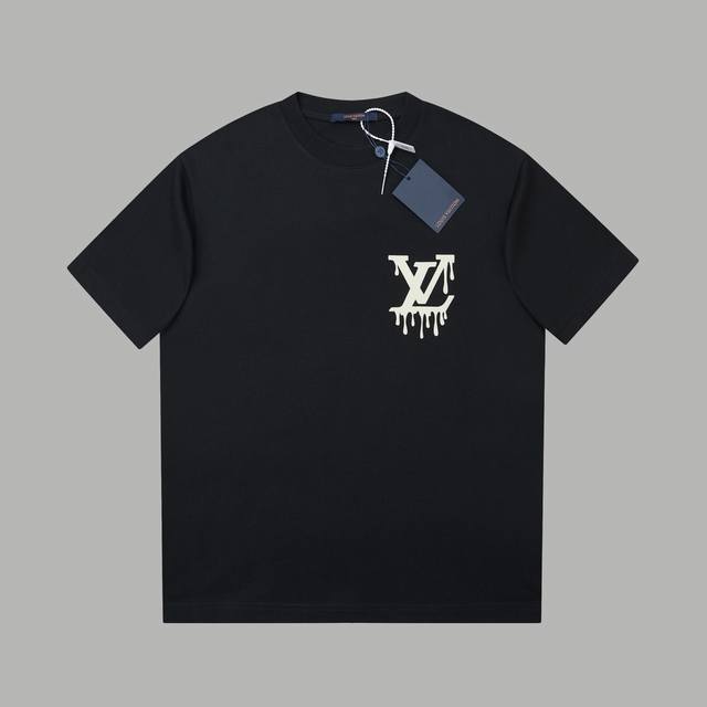 LV 25Ss早春新款 立体厚板Lv字母短袖 轻奢主义 男女日常通勤穿搭必备单品 正确版本 欢迎对比 详细特征 320克 % 纯棉双纱汗布面料 同缸定染特种加粗