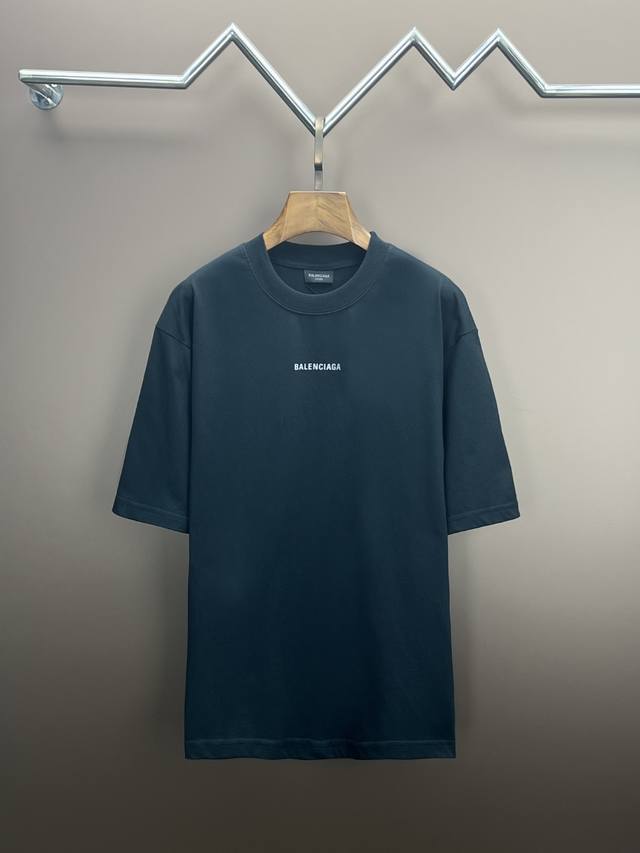 高端品质 巴黎世家Balenciaga 原版高克重纱纯棉面料 印花反光材料 手感滑爽 L极度舒适体验 十足的高级感 都保持奢华高贵的特有的视觉质感. 颜色 黑色