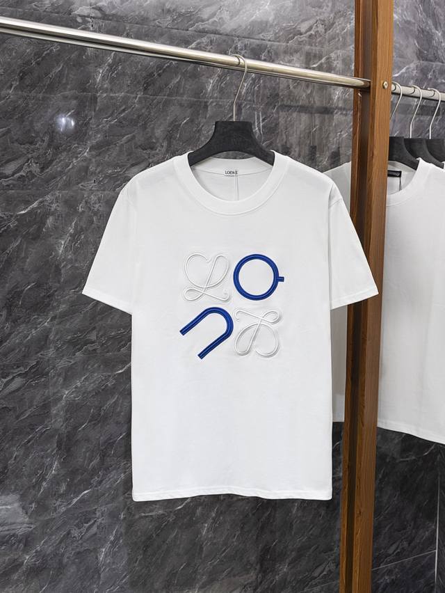 款号J11 loewe罗意威蓝天白云Logo字母刺绣圆领短袖 万针刺绣 情侣同款 全套包装 三标齐全 区别市场通货 随意对比 纯棉280克高克重32支双纱 不起