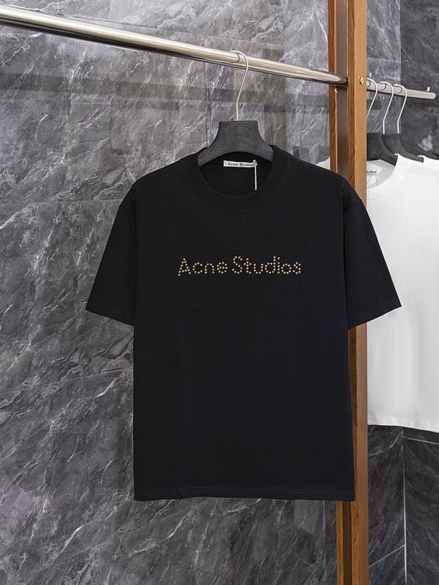 款号J05 acne 25Ss新款铆钉短袖T恤 字母铆钉工艺 辨识度超高的一件 时尚达人必入 男女同款 颜色黑色白色藏青色 尺码S-Xl