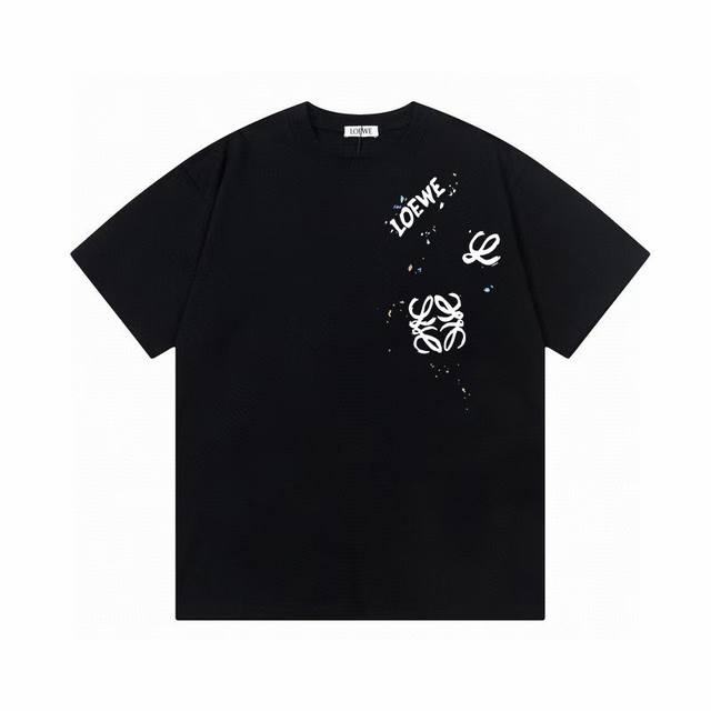 loewe 罗意威 印花Logo字母圆领短袖T恤 百搭潮流 男女同款 吊牌 领标 水洗唛 三标齐全 定织定染280克精梳棉面料 尺码 S-Xxl 颜色 黑色 白