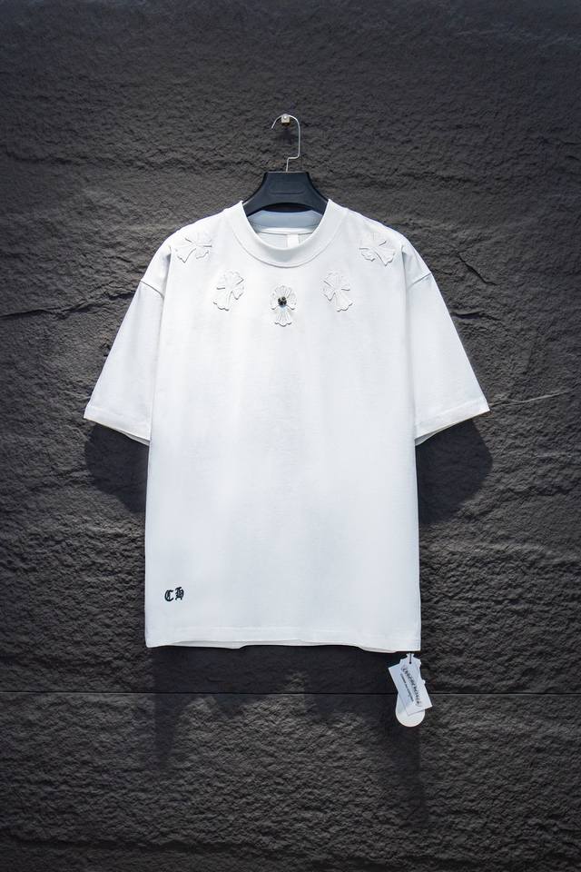 款号:7240# chrome Hearts 25Fw 今年大火的克罗心款太了 前幅胸口进口皮标选用Zp材料 1:1还原摸起来顿手 阻力大 区别市场非常光滑的手