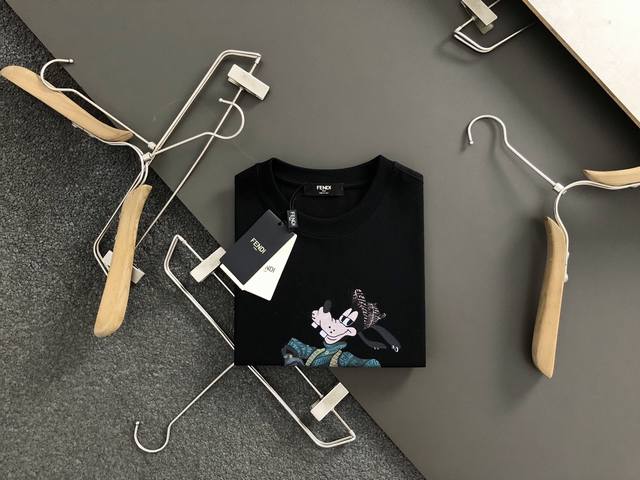 款号:F081 fendi 芬迪 25Ss 大师亲手设计潮牌新品印花圆领短袖T恤 春夏最新砖柜同步 Os落肩版型 - 260G双纱纯棉顶级面料 手感柔软 百分百