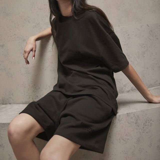 爆款模特图 绿X版本 黑色 顶级版本Fear Of God Essentials Fog小标植绒短裤男女情侣明星同款纯棉宽松透气休闲裤 第八季最新款植绒Logo